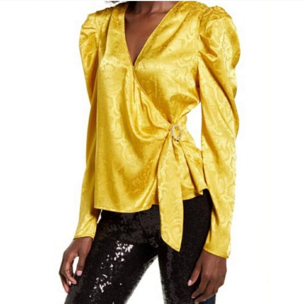NWT- WAYF Gigi Puff Sleeve Wrap Top